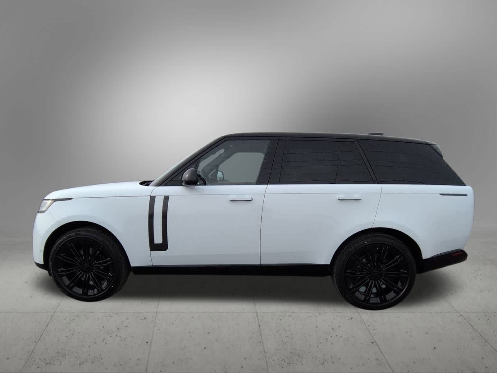 Thumbnail: 2026 Land Rover Range Rover - 3