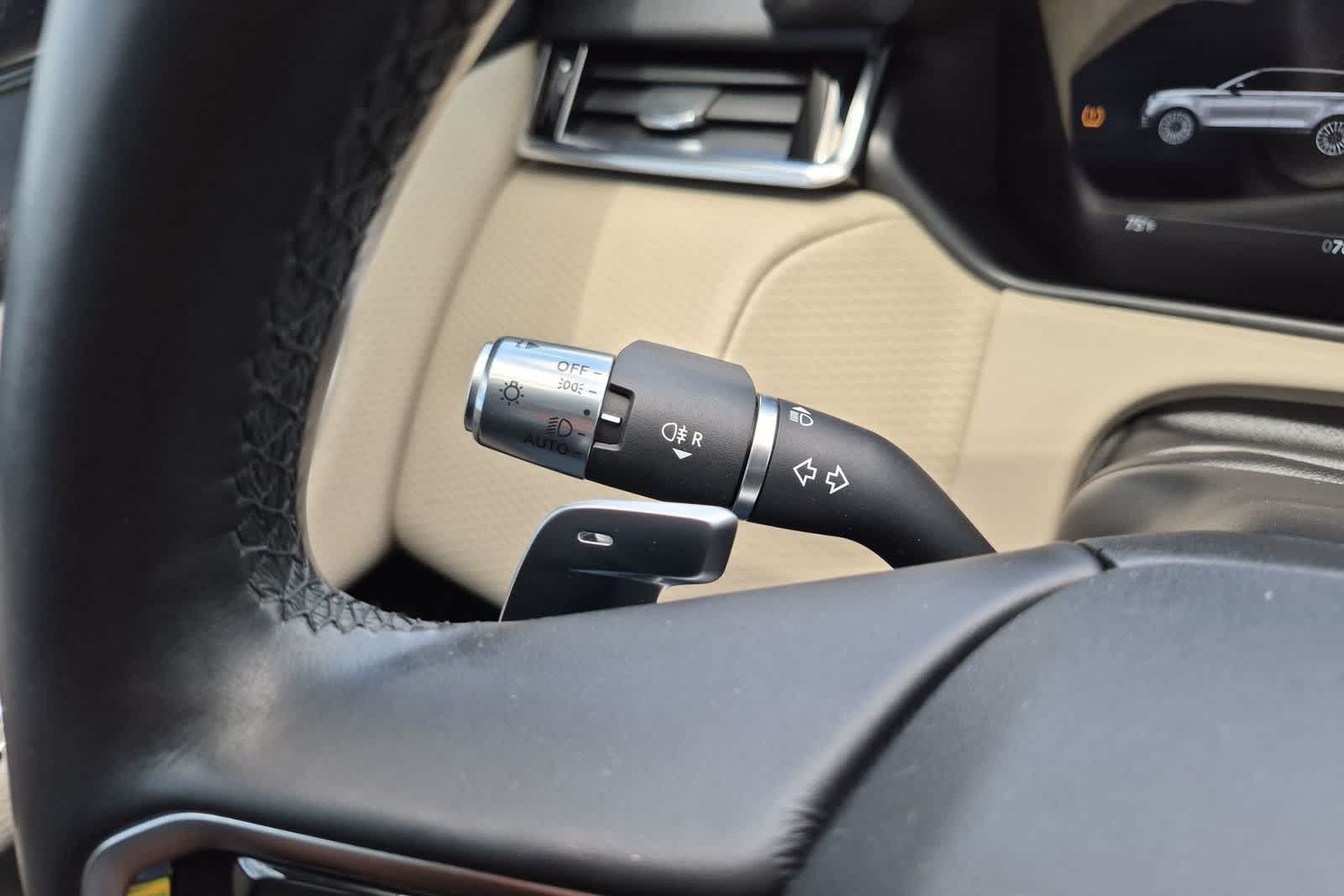 Thumbnail: 2021 Land Rover Range Rover Velar - 27