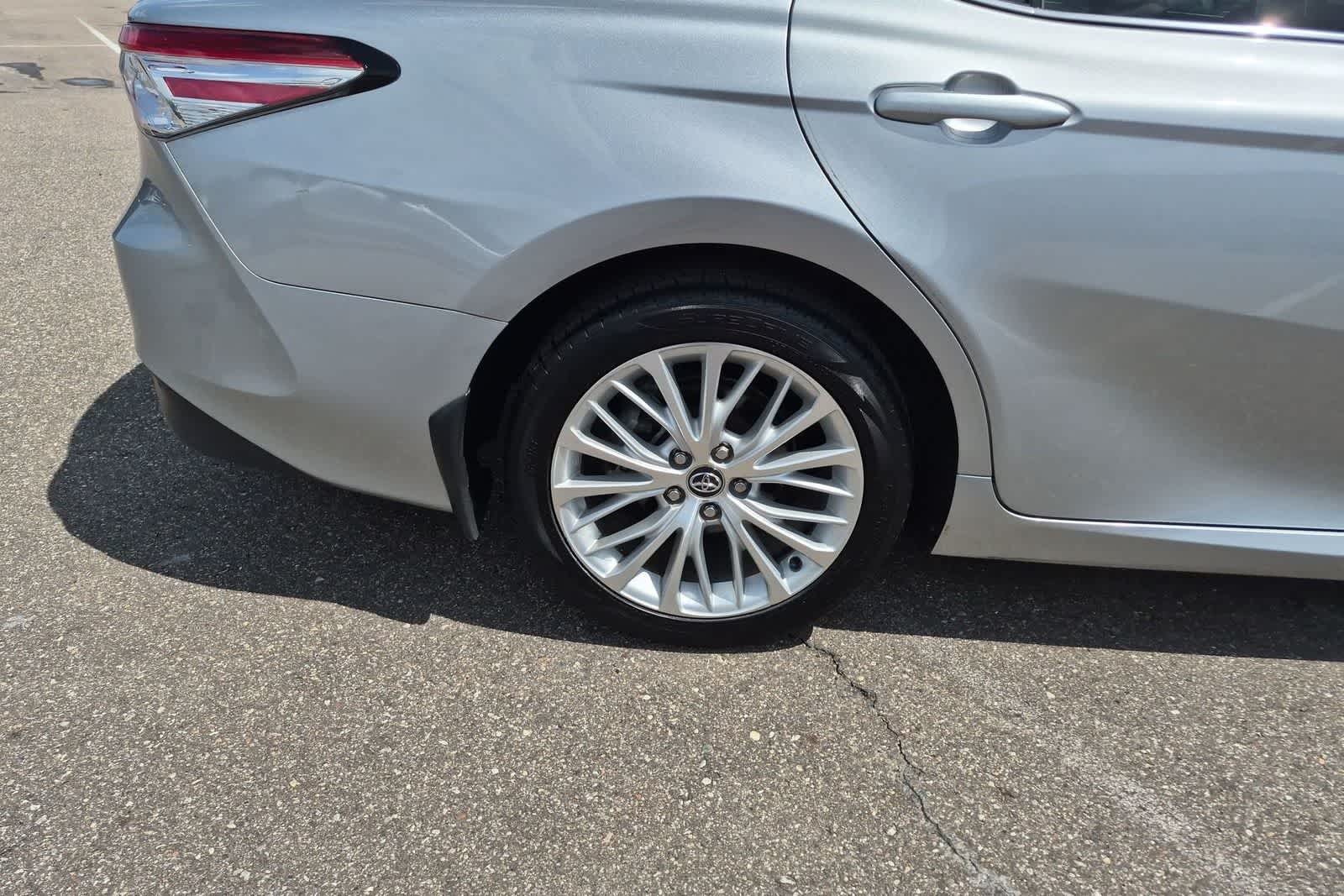 2020 Toyota Camry XLE - Photo 13