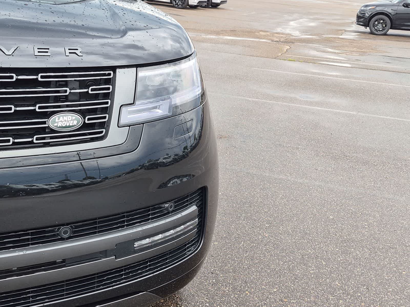 Thumbnail: 2026 Land Rover Range Rover - 10