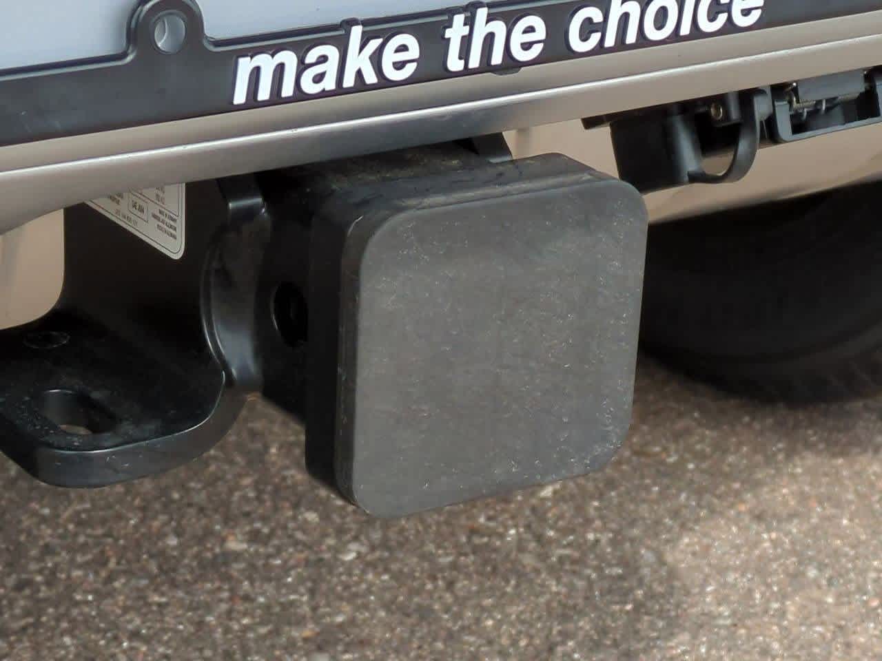 2025 Land Rover Defender 110 37