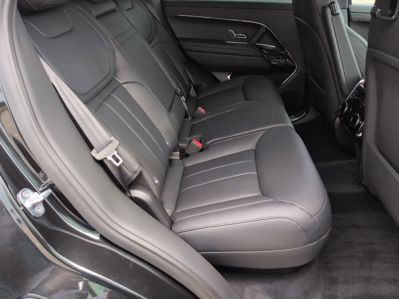Thumbnail: 2026 Land Rover Range Rover Sport - 21