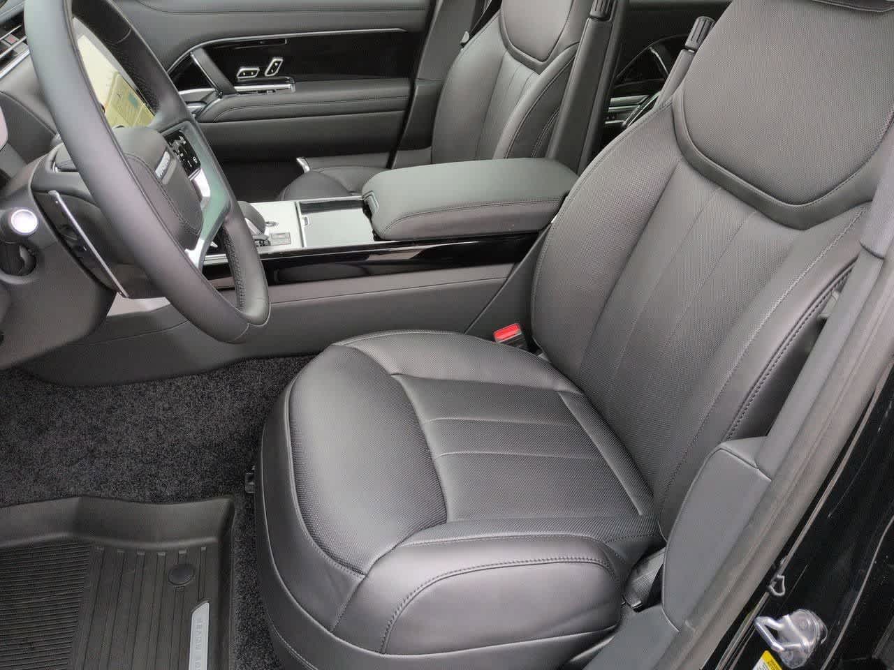 Thumbnail: 2026 Land Rover Range Rover - 16