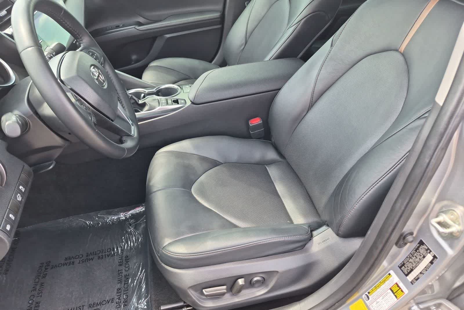 2020 Toyota Camry XLE - Photo 16