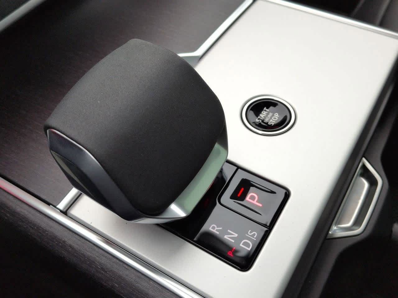 Thumbnail: 2026 Land Rover Range Rover - 34