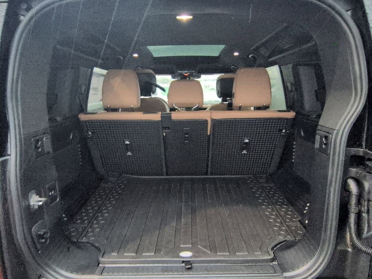 Thumbnail: 2025 Land Rover Defender - 36