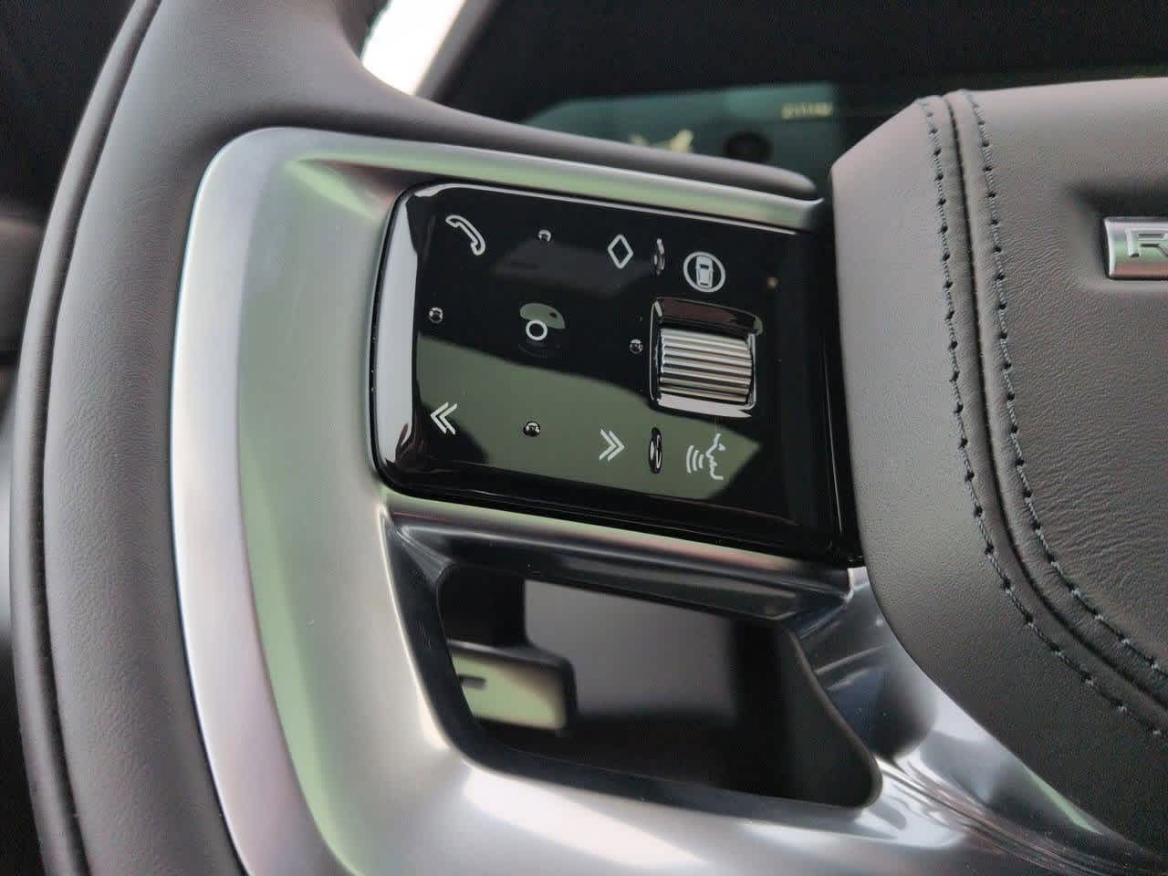 Thumbnail: 2026 Land Rover Range Rover - 25