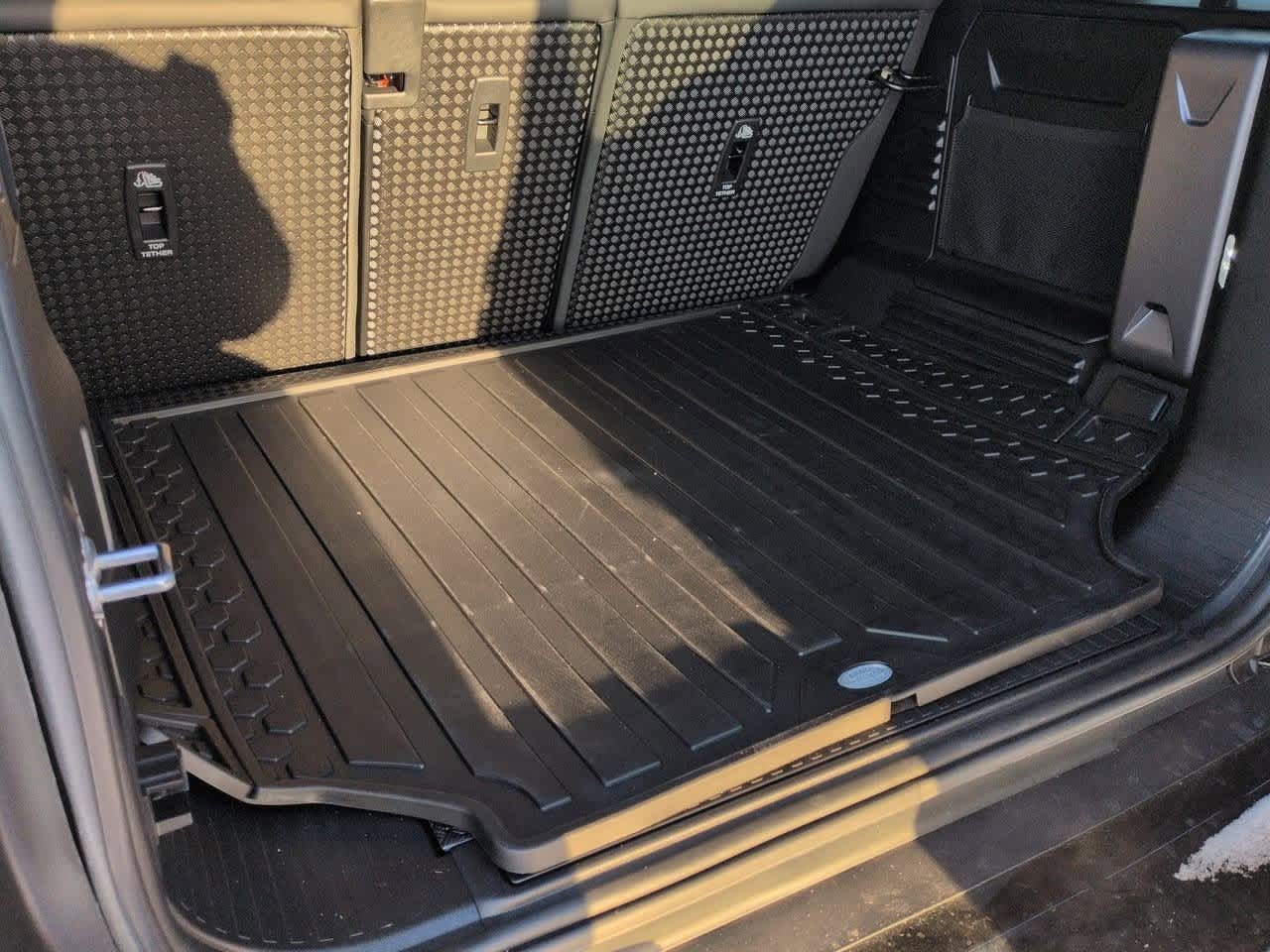 Thumbnail: 2026 Land Rover Defender - 36