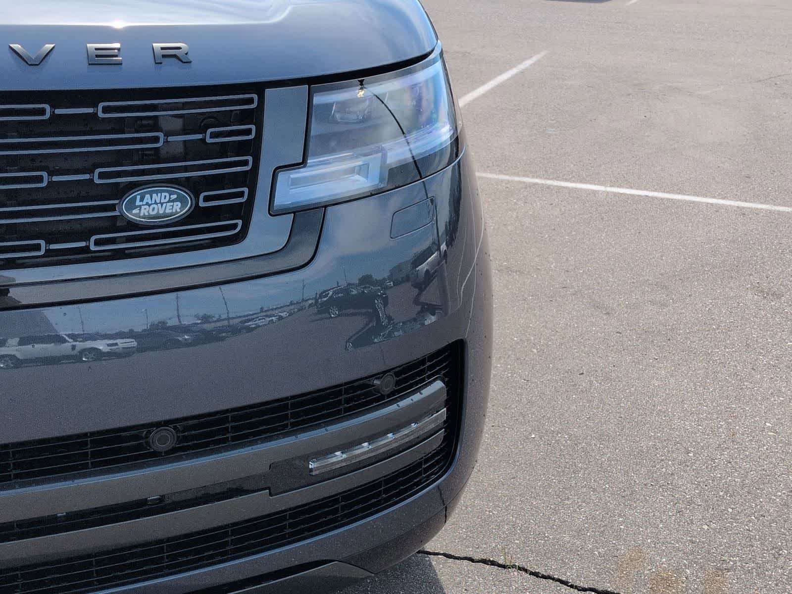 Thumbnail: 2026 Land Rover Range Rover - 10