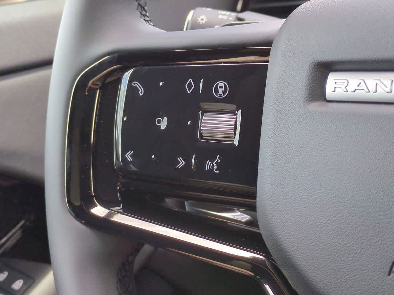 Thumbnail: 2025 Land Rover Range Rover Evoque - 23