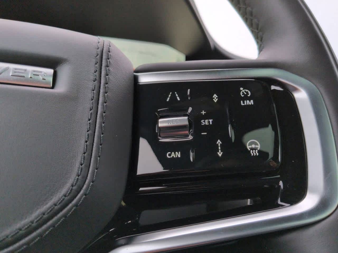 Thumbnail: 2026 Land Rover Range Rover Sport - 25