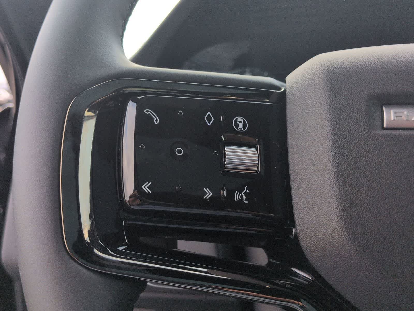 Thumbnail: 2026 Land Rover Range Rover Evoque - 24