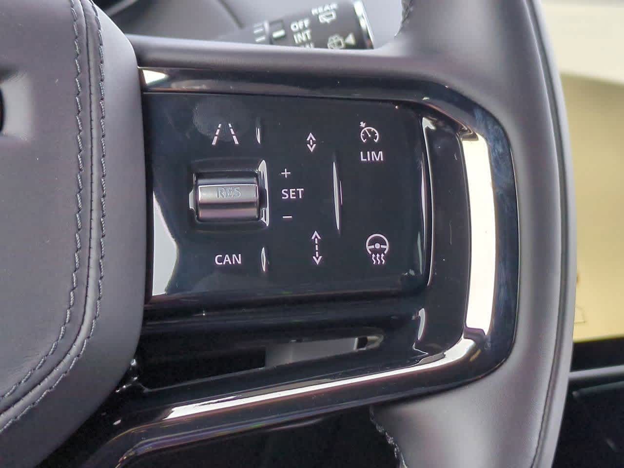 Thumbnail: 2025 Land Rover Range Rover Sport - 24