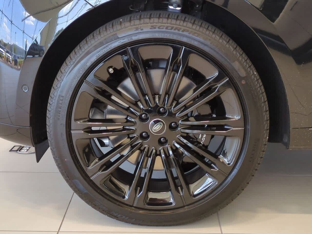 Thumbnail: 2025 Land Rover Range Rover - 13