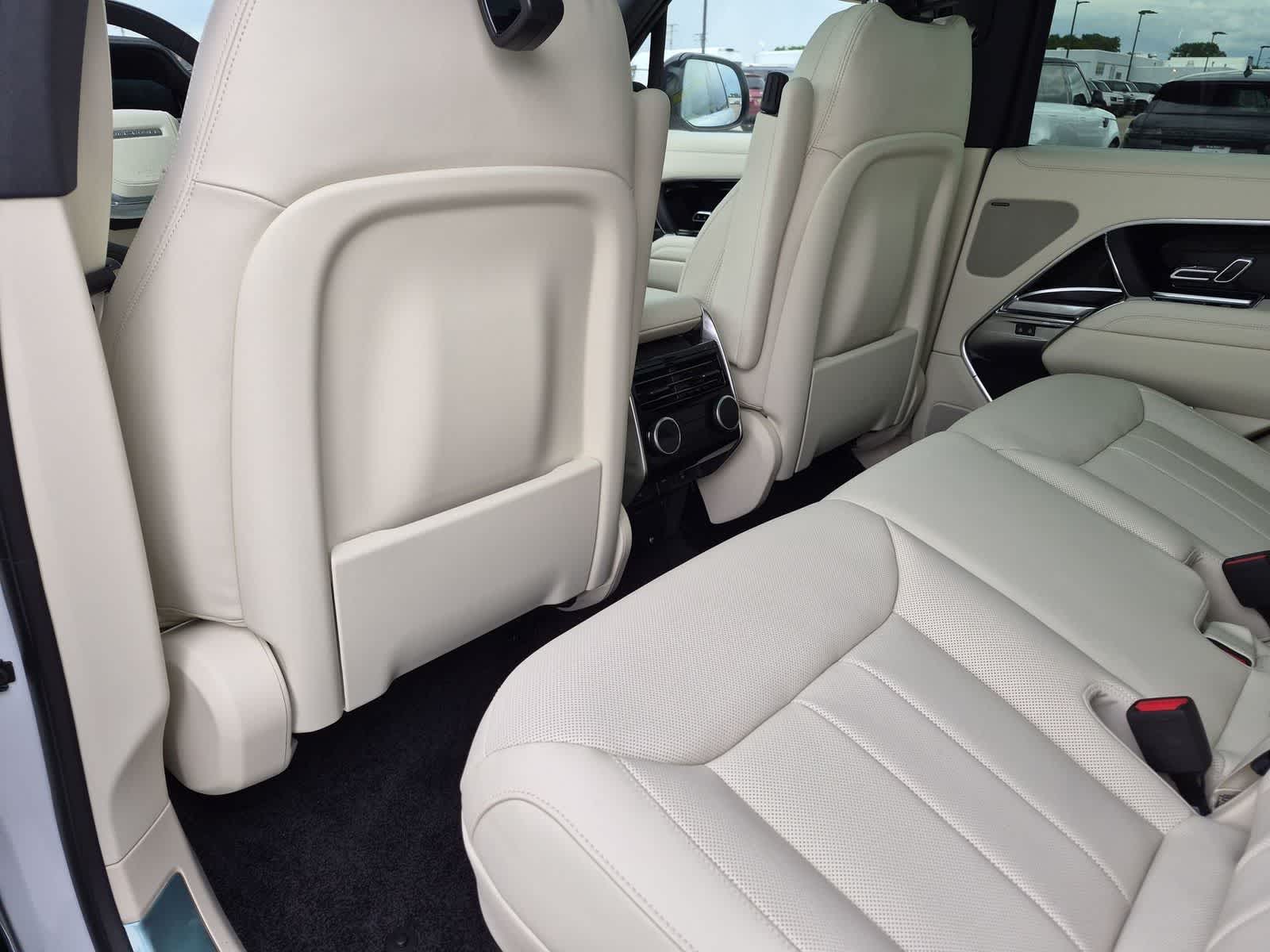 Thumbnail: 2026 Land Rover Range Rover - 18