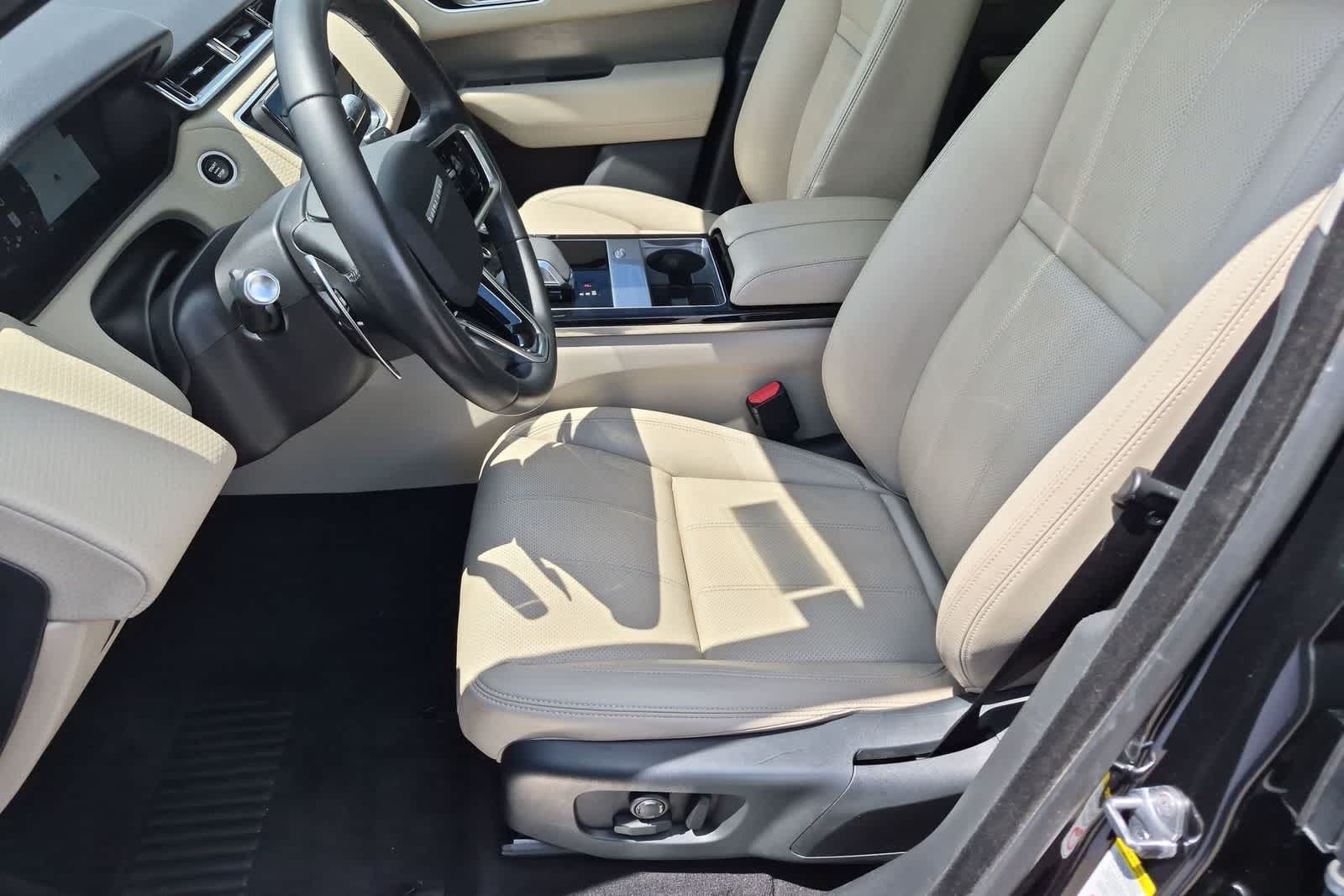 Thumbnail: 2021 Land Rover Range Rover Velar - 16