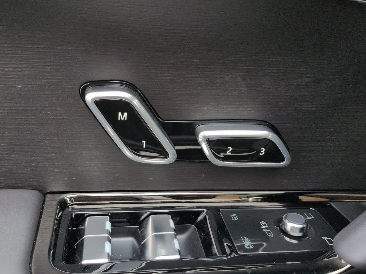 Thumbnail: 2026 Land Rover Range Rover Sport - 17