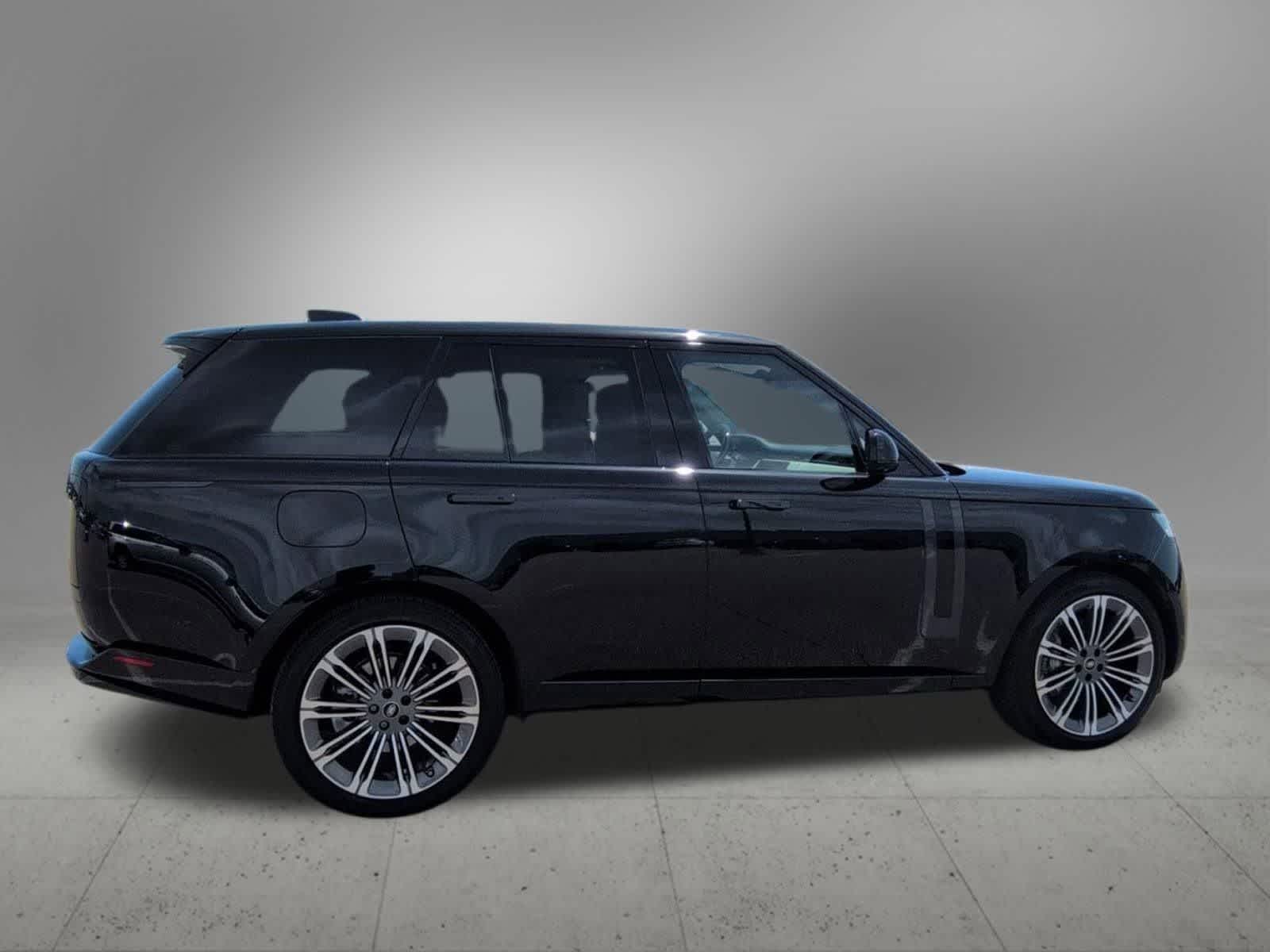 Thumbnail: 2025 Land Rover Range Rover - 7