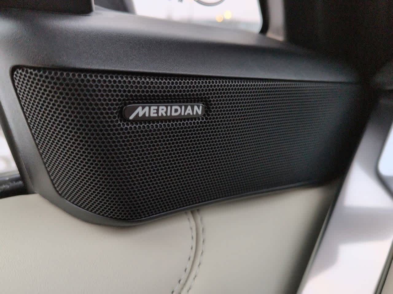 Thumbnail: 2026 Land Rover Range Rover - 31