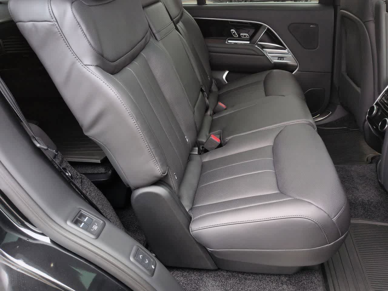 Thumbnail: 2026 Land Rover Range Rover - 21