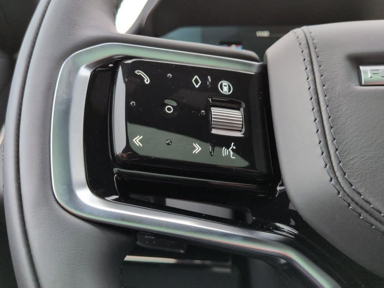 Thumbnail: 2026 Land Rover Range Rover Sport - 24