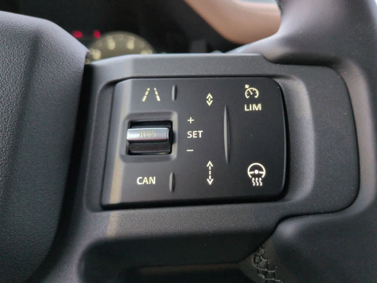 Thumbnail: 2025 Land Rover Defender - 27