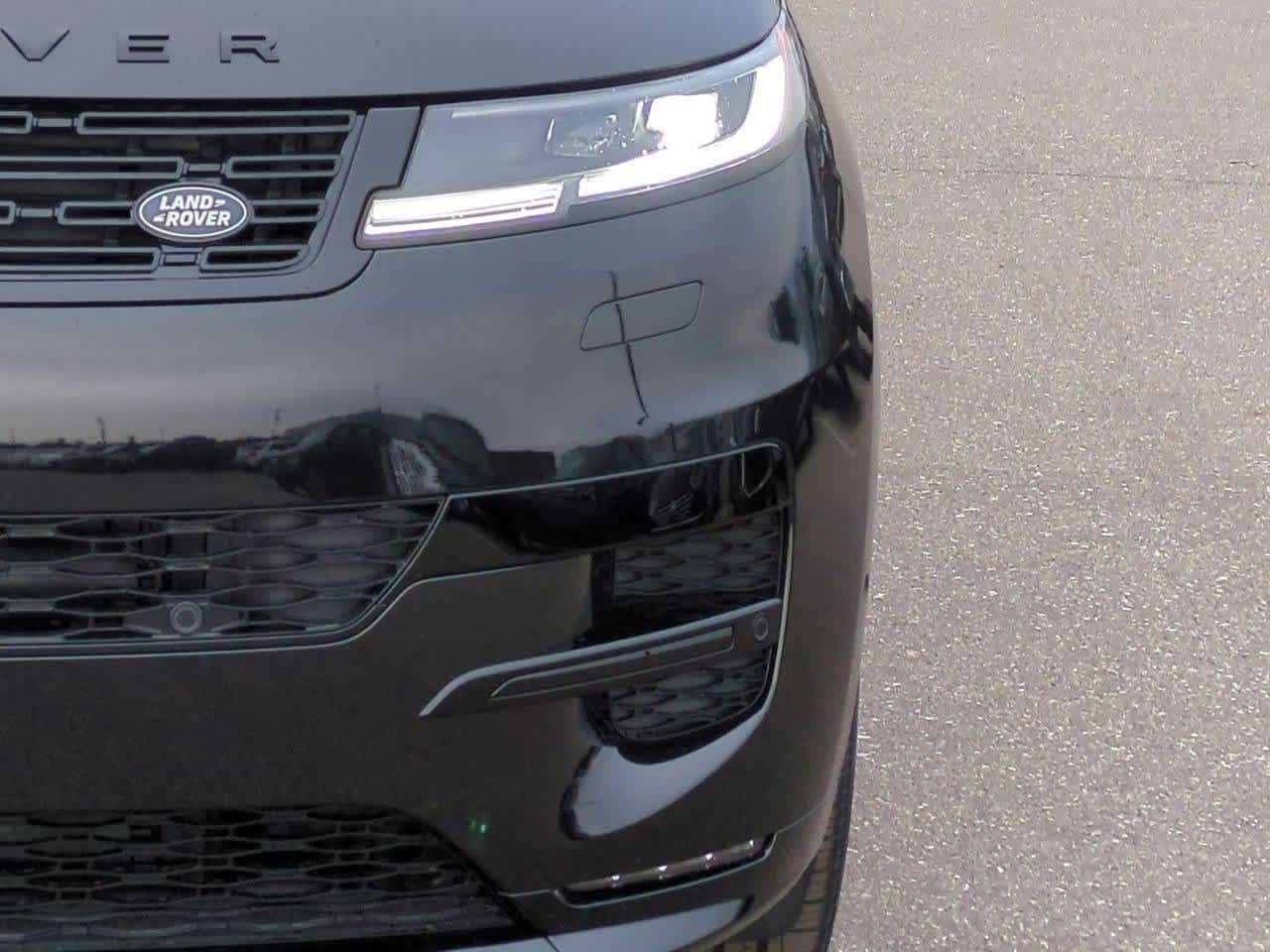 Thumbnail: 2025 Land Rover Range Rover Sport - 8