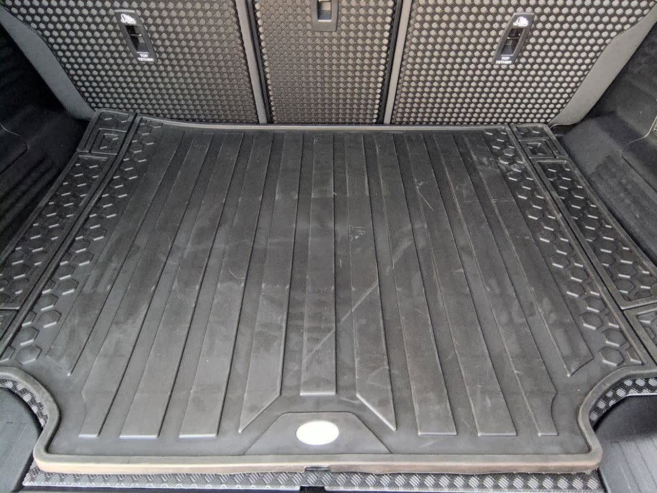 Thumbnail: 2026 Land Rover Defender - 35