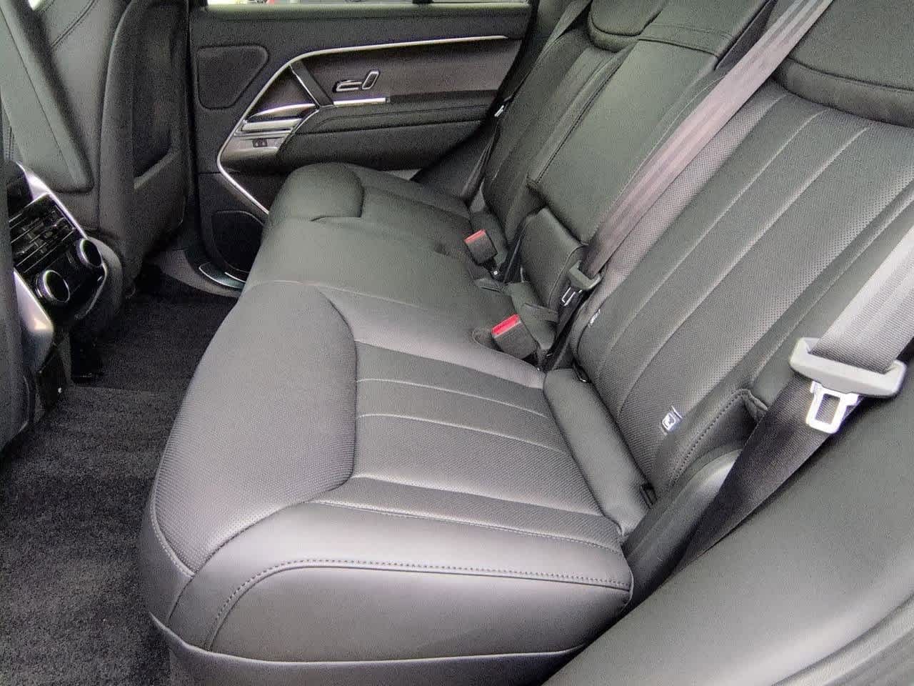 Thumbnail: 2026 Land Rover Range Rover - 20