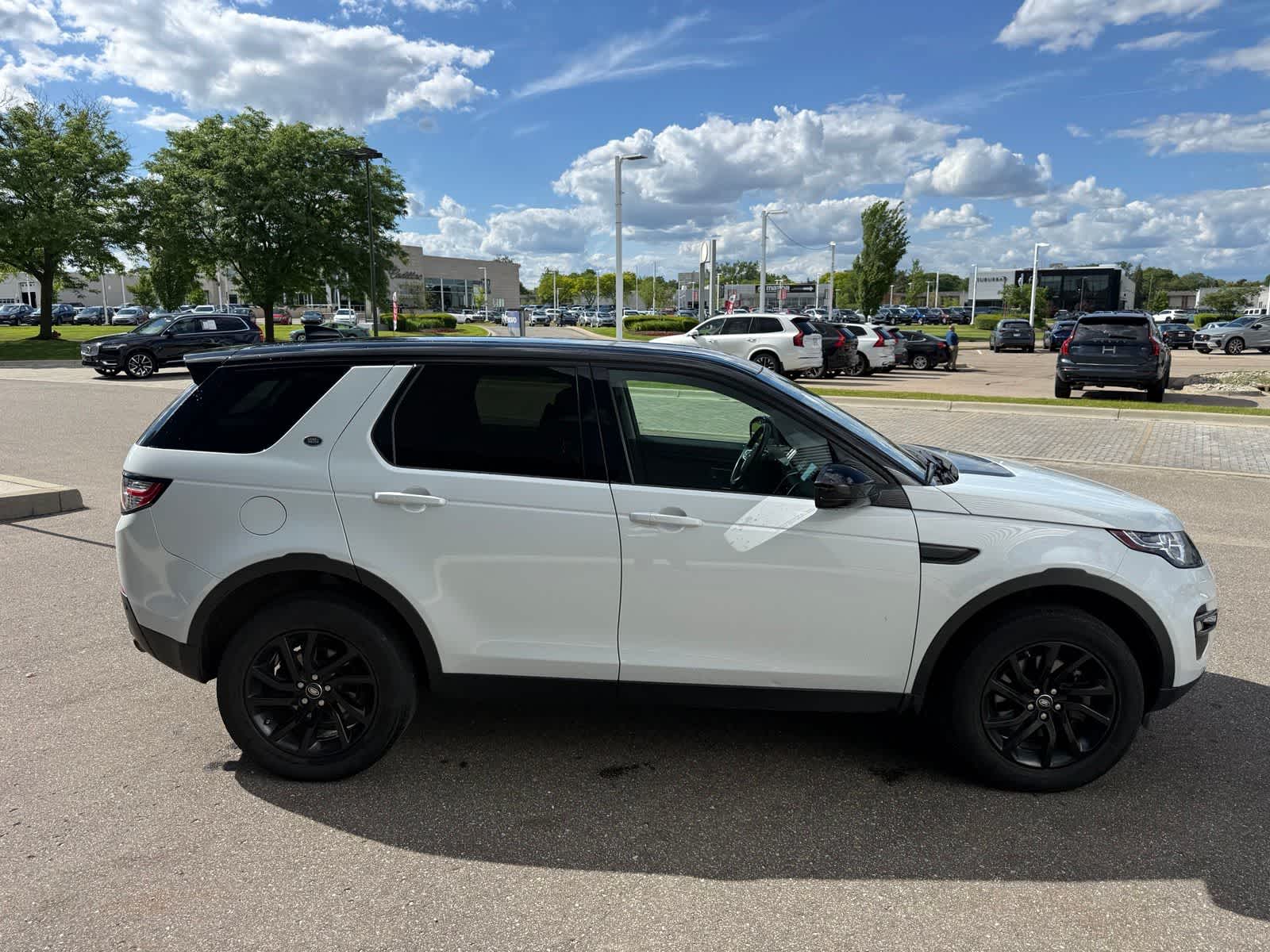 Thumbnail: 2019 Land Rover Discovery Sport - 6