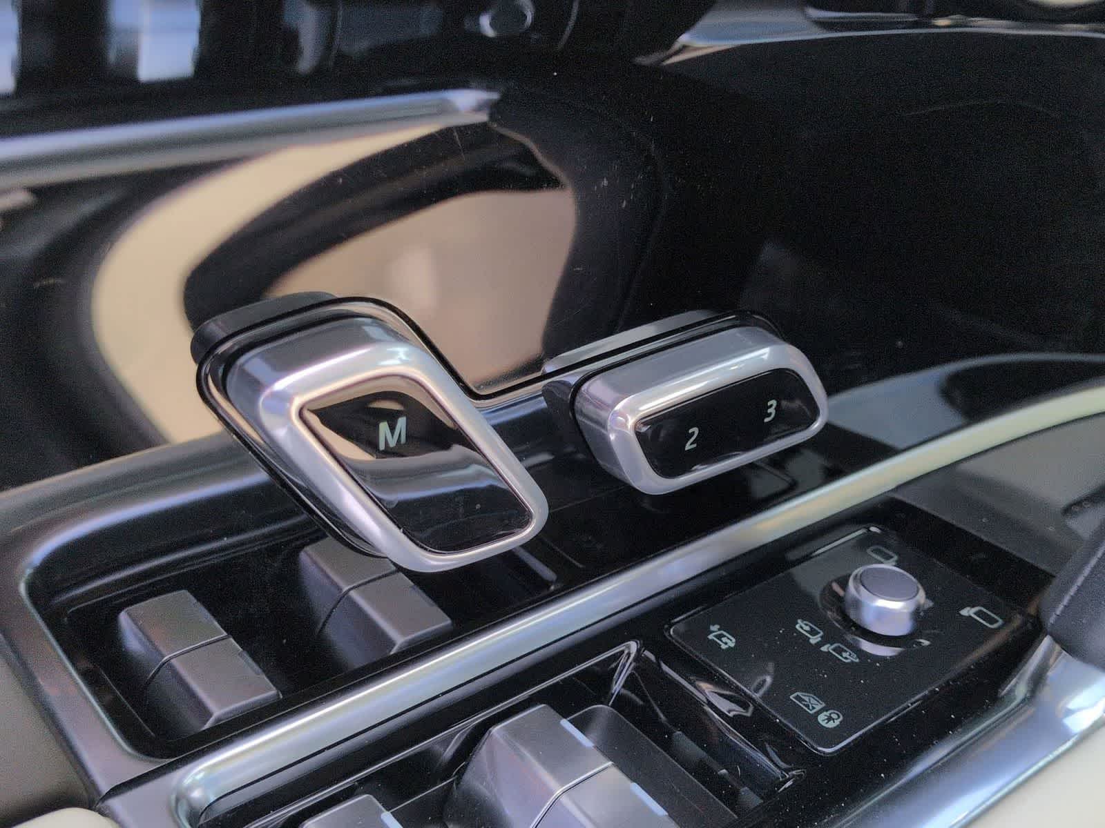 Thumbnail: 2025 Land Rover Range Rover - 17