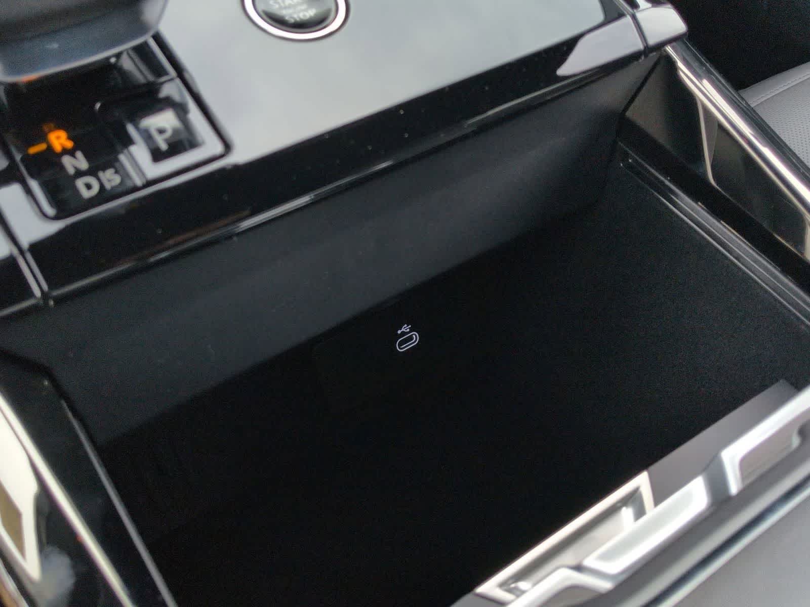 Thumbnail: 2026 Land Rover Range Rover Sport - 32