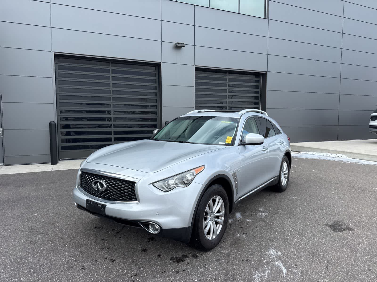 2017 INFINITI QX70 Base