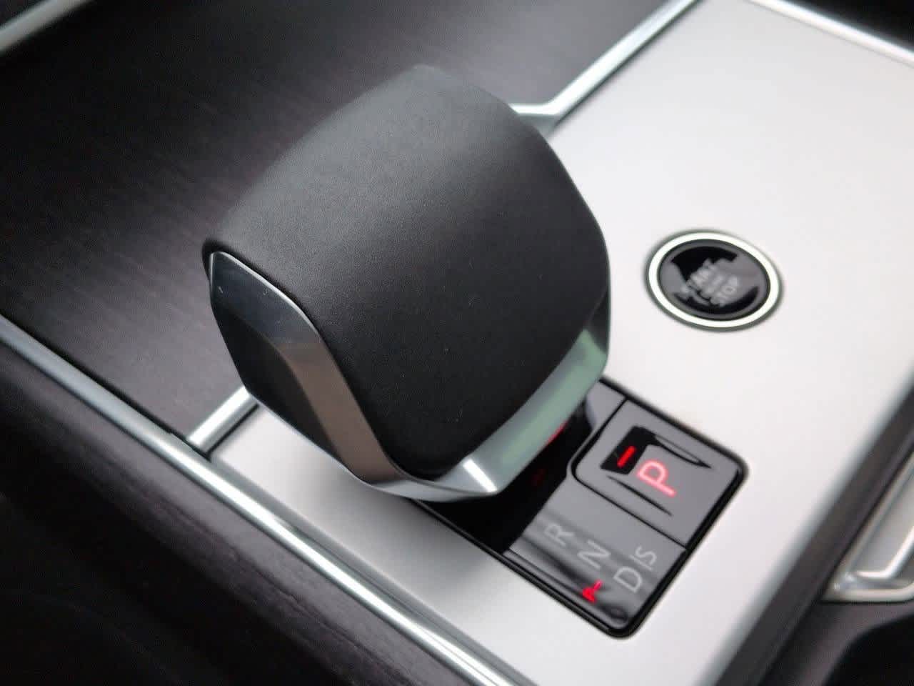 Thumbnail: 2026 Land Rover Range Rover - 33