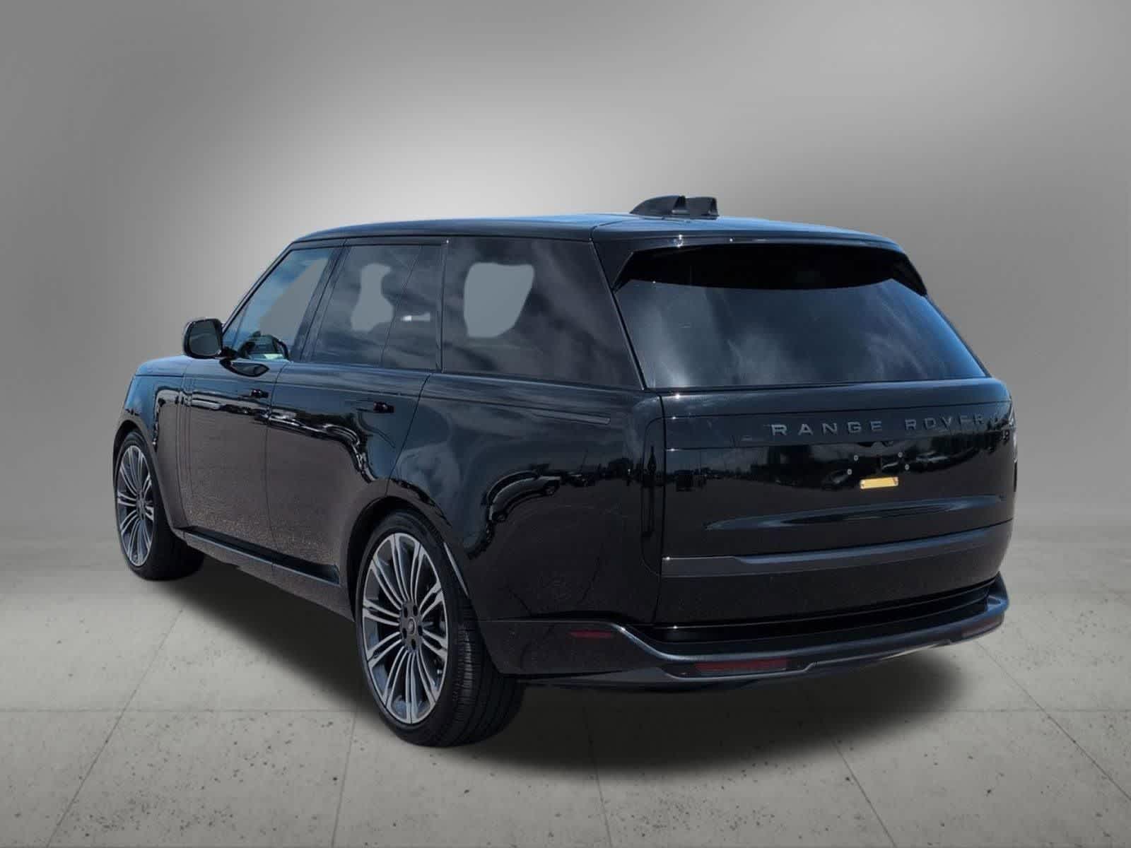 Thumbnail: 2025 Land Rover Range Rover - 4
