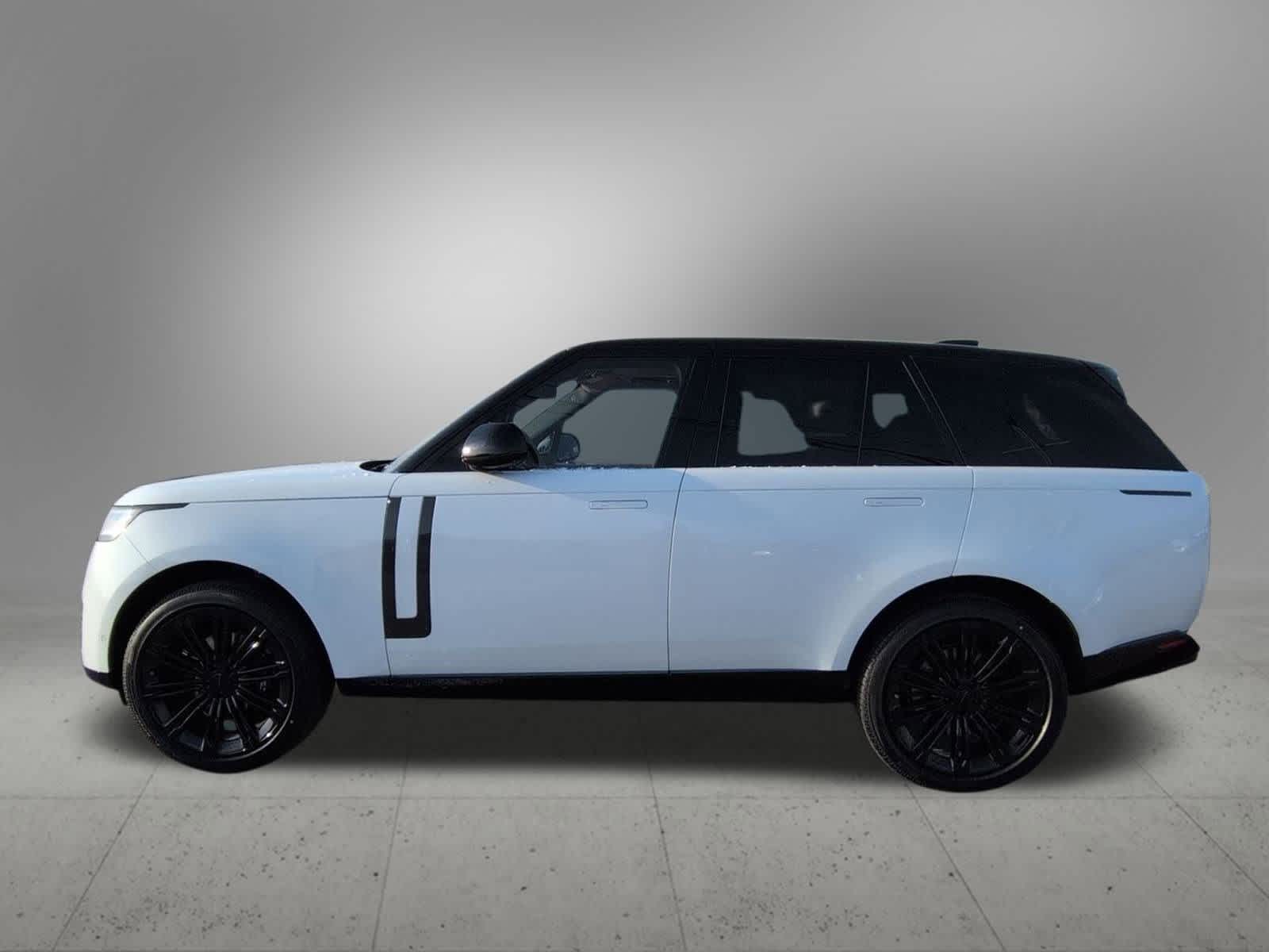Thumbnail: 2026 Land Rover Range Rover - 3