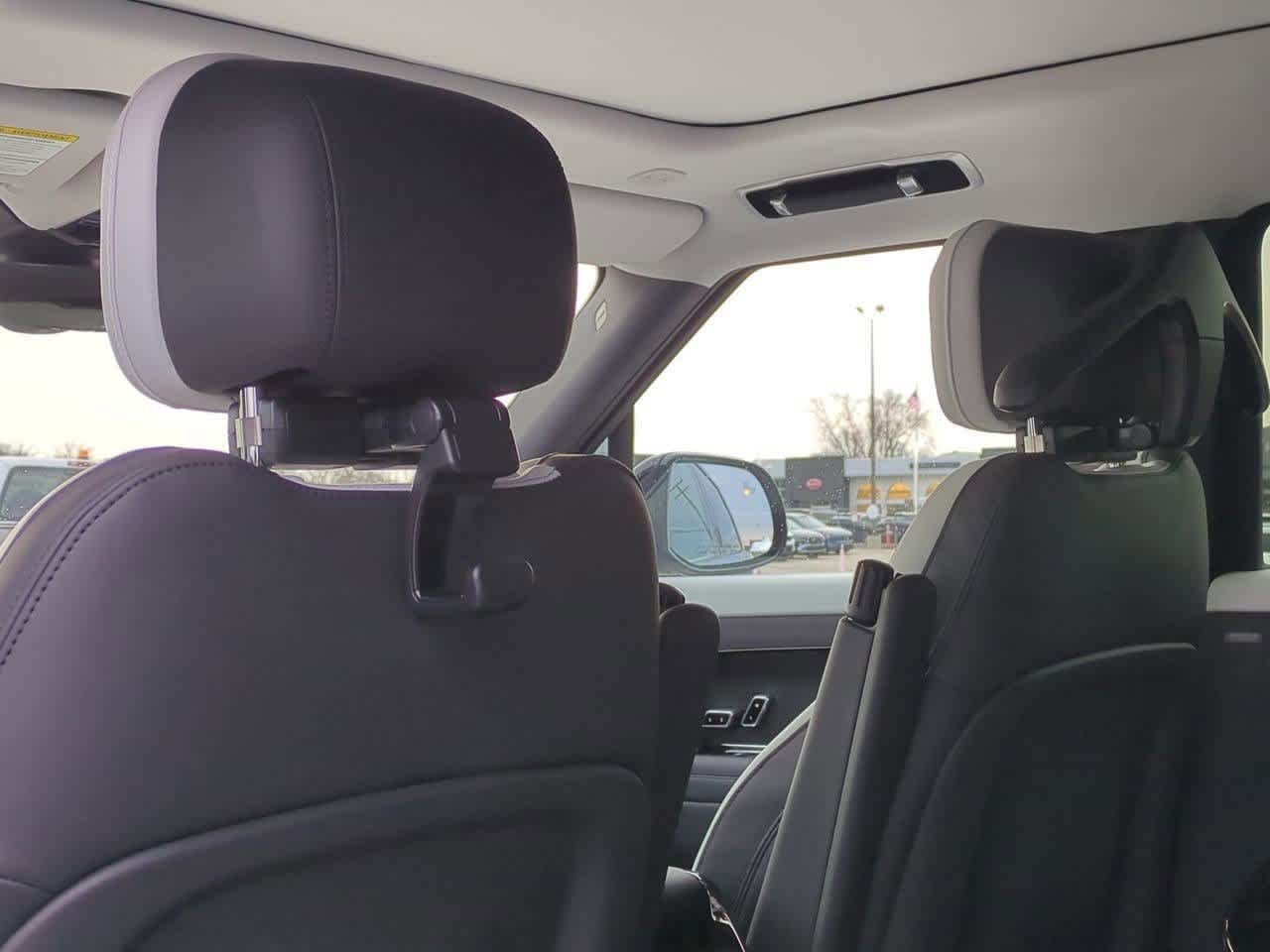 Thumbnail: 2025 Land Rover Range Rover Sport - 15