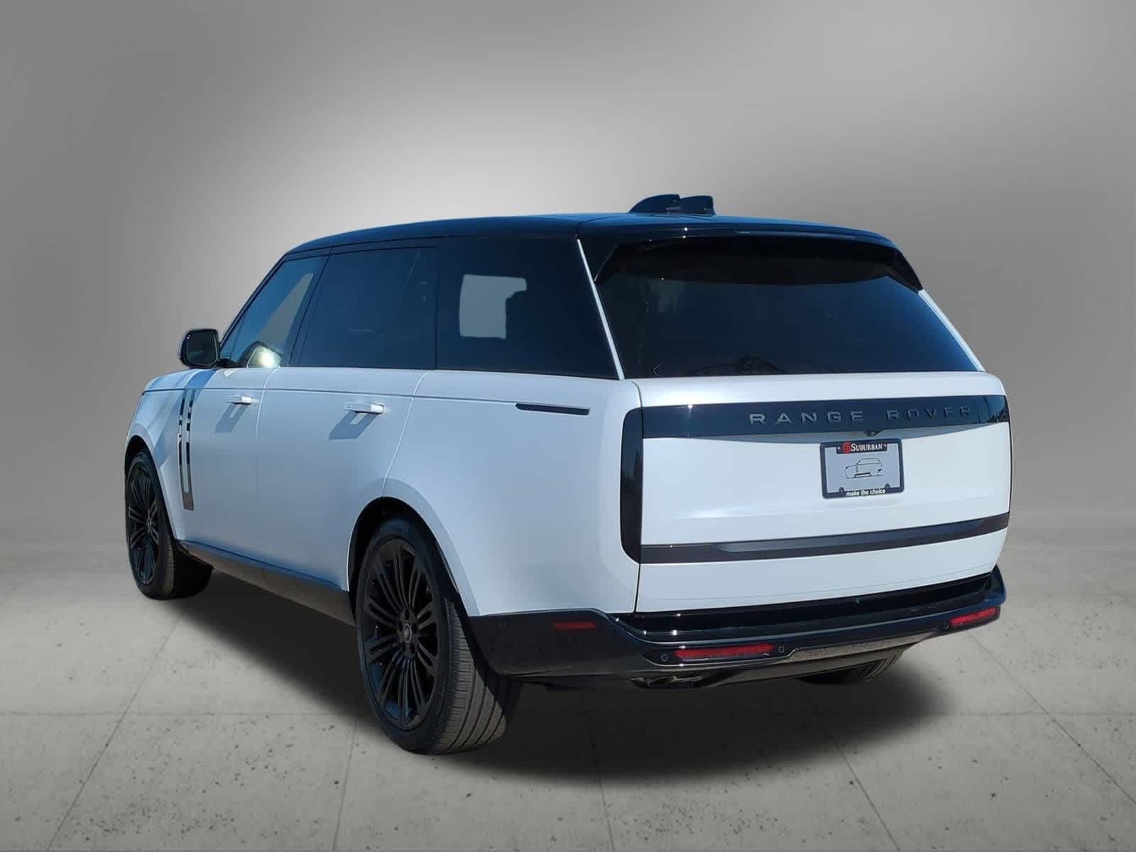 2025 Land Rover Range Rover SE photo 3