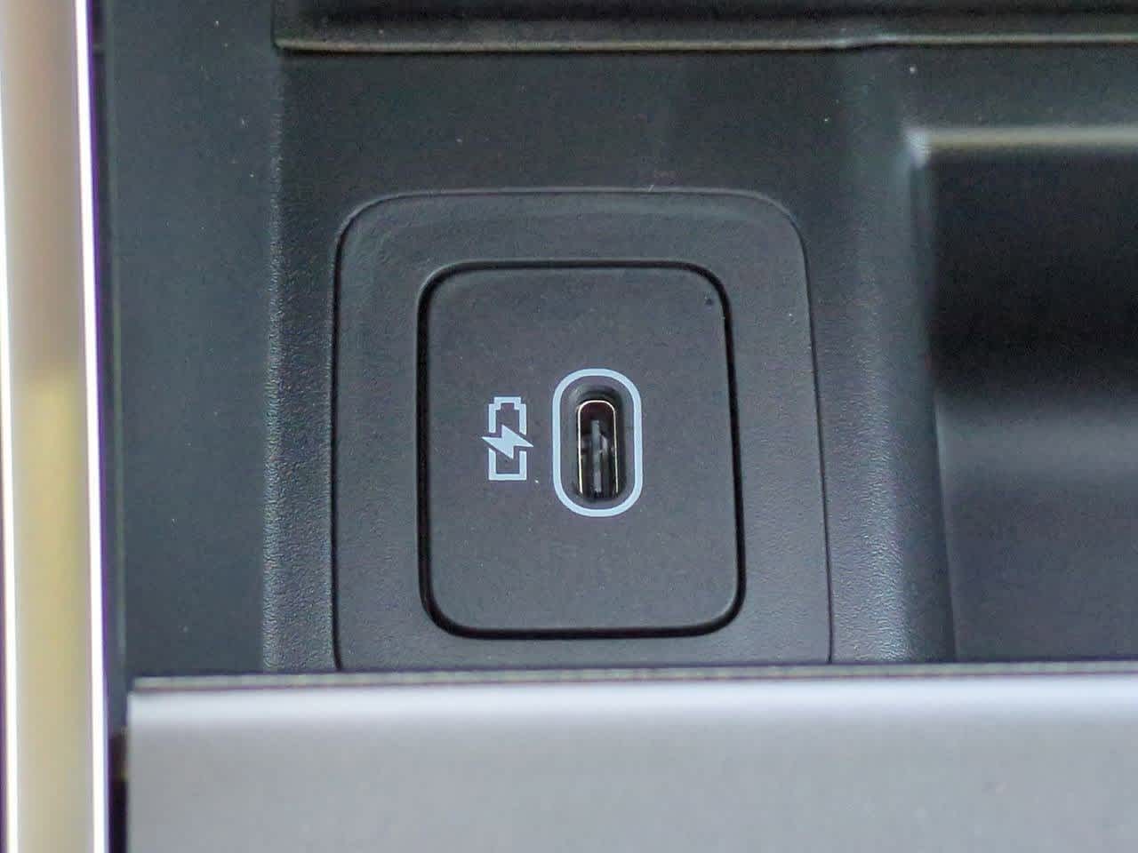 Thumbnail: 2025 Land Rover Range Rover Evoque - 31