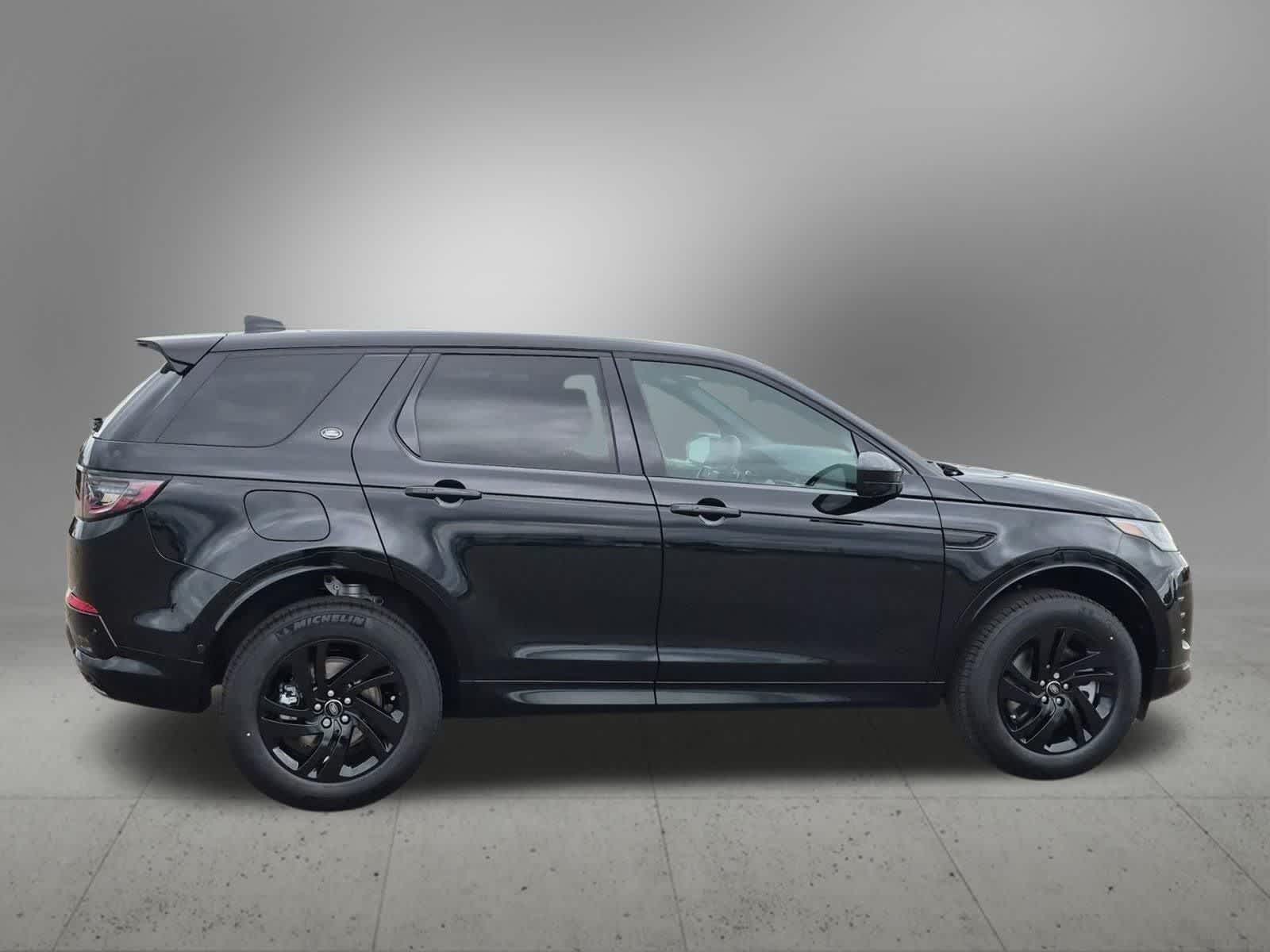 Thumbnail: 2026 Land Rover Discovery Sport - 7