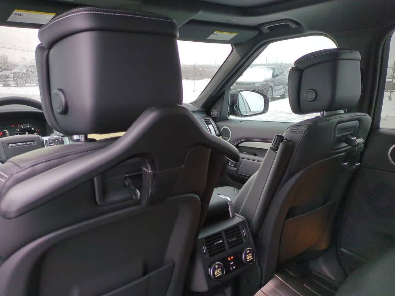 Thumbnail: 2026 Land Rover Discovery - 18