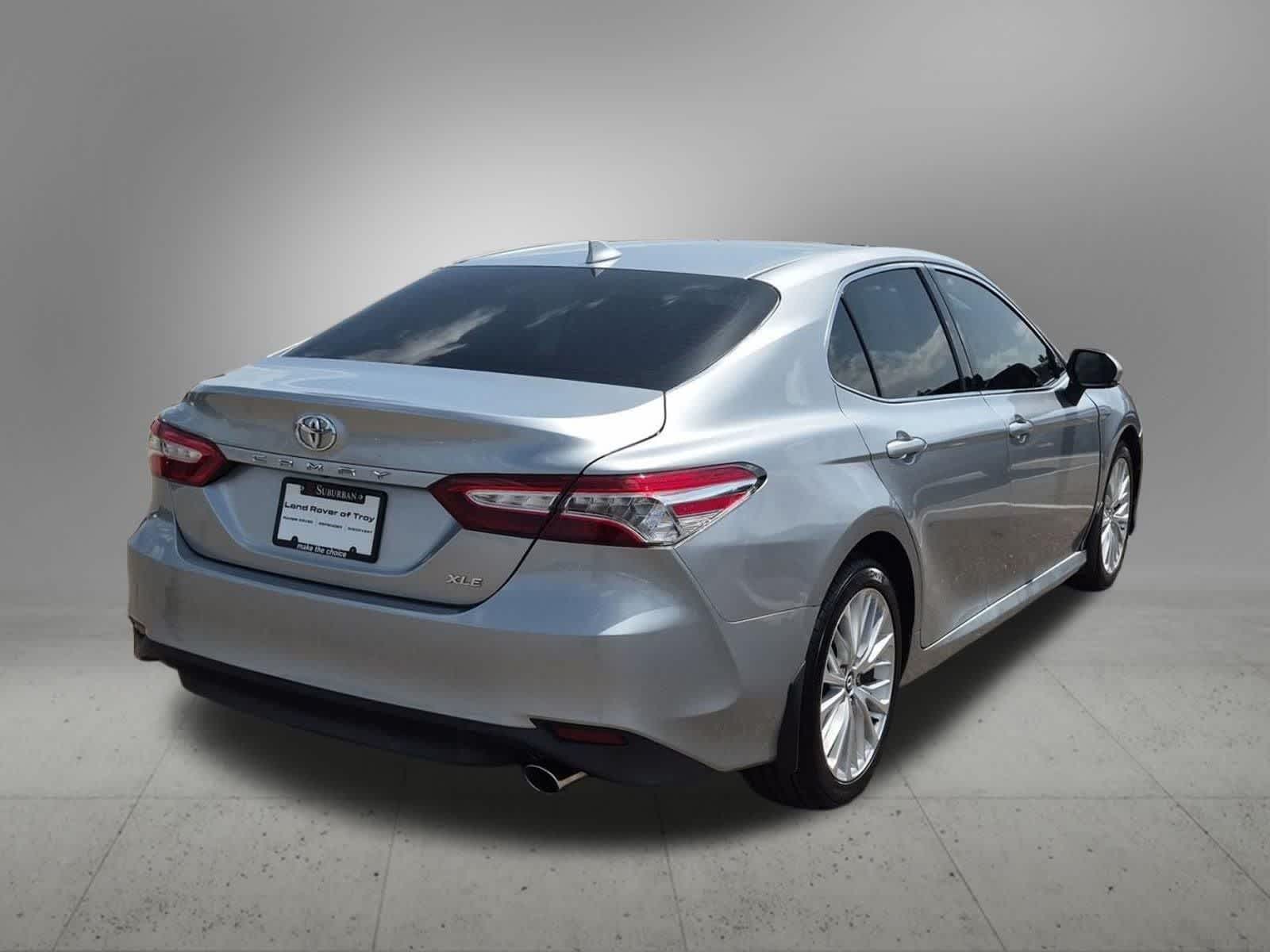 2020 Toyota Camry XLE - Photo 6