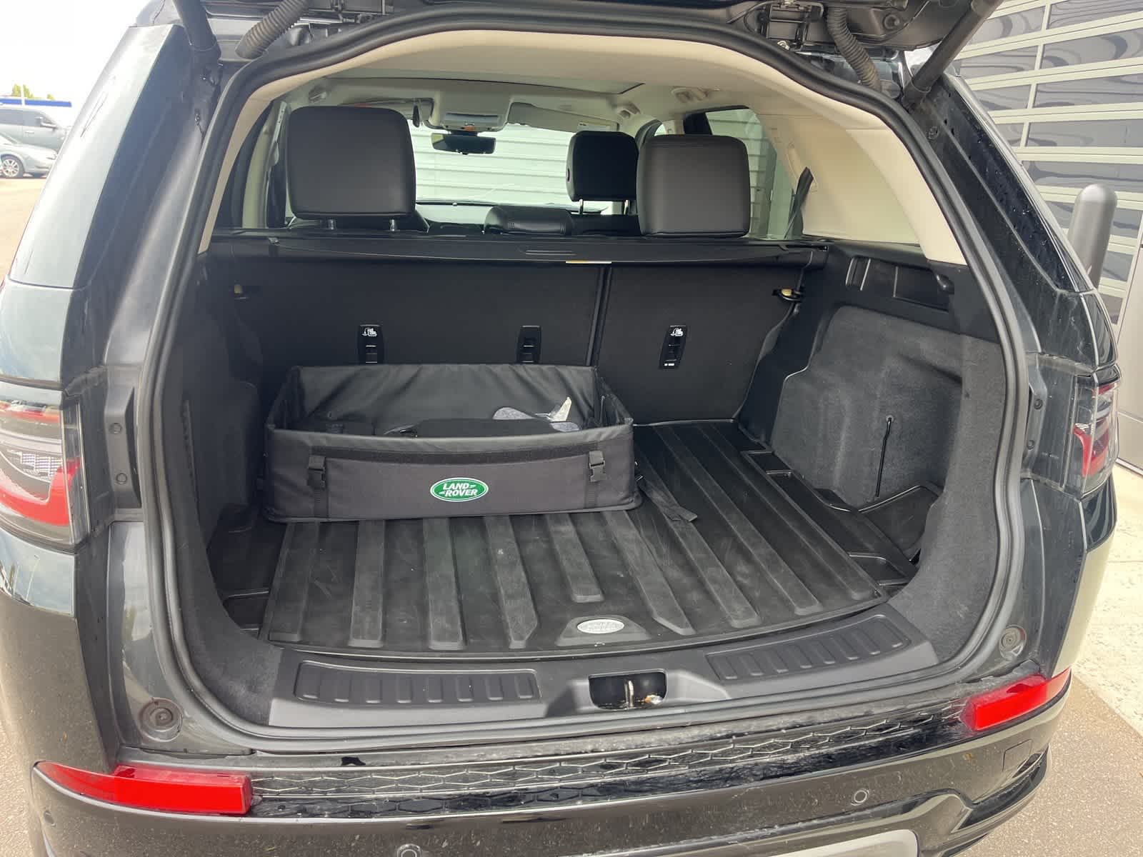 2025 Land Rover Discovery Sport S photo 4