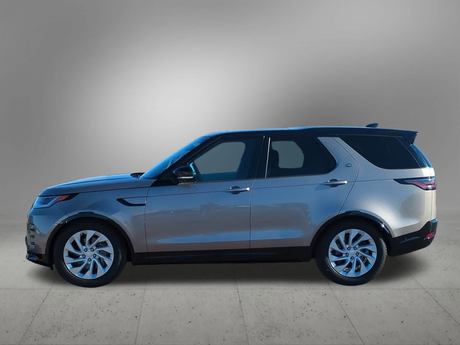 2023 Land Rover Discovery P300 S S R-Dynamic photo 3