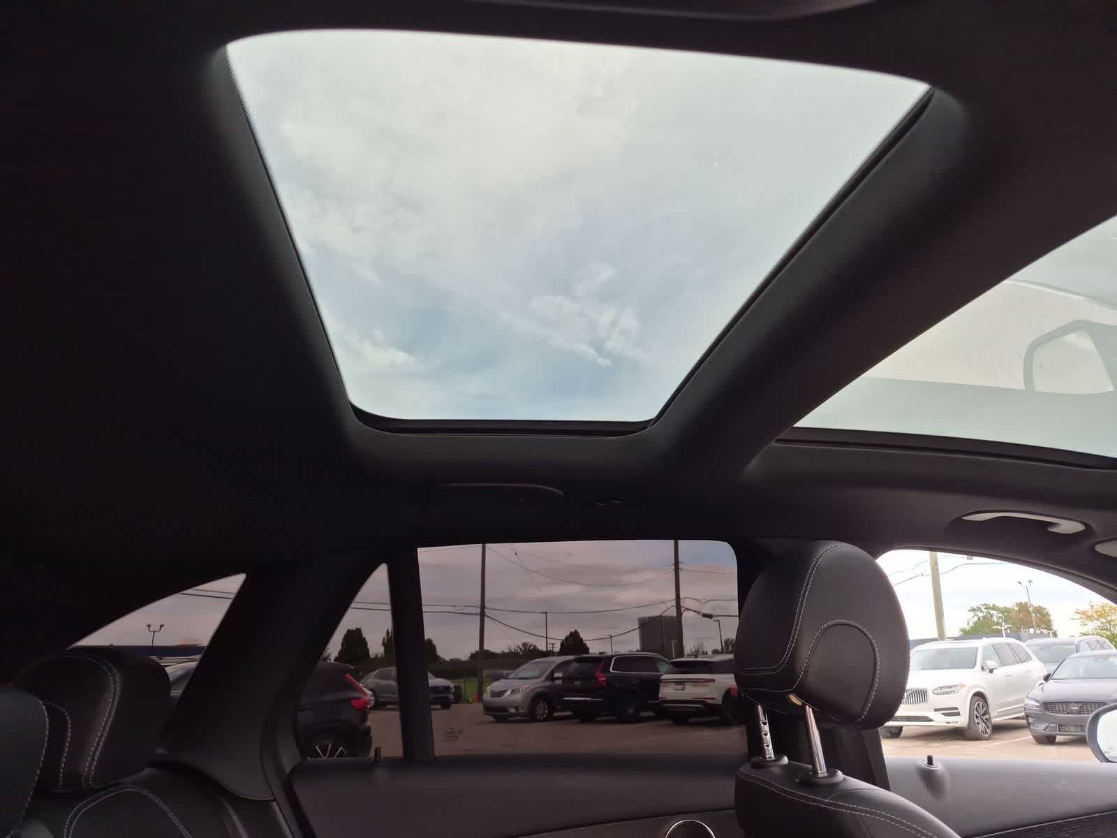 2022 Mercedes-Benz GLC GLC300 - Photo 22