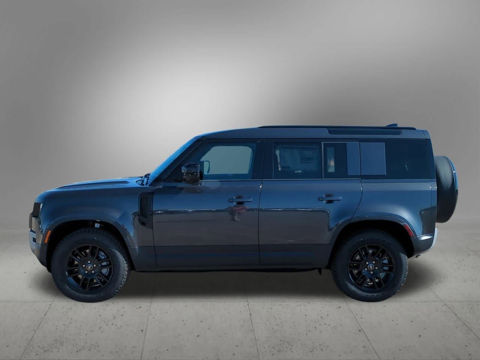 2025 Land Rover Defender 110 S photo 3