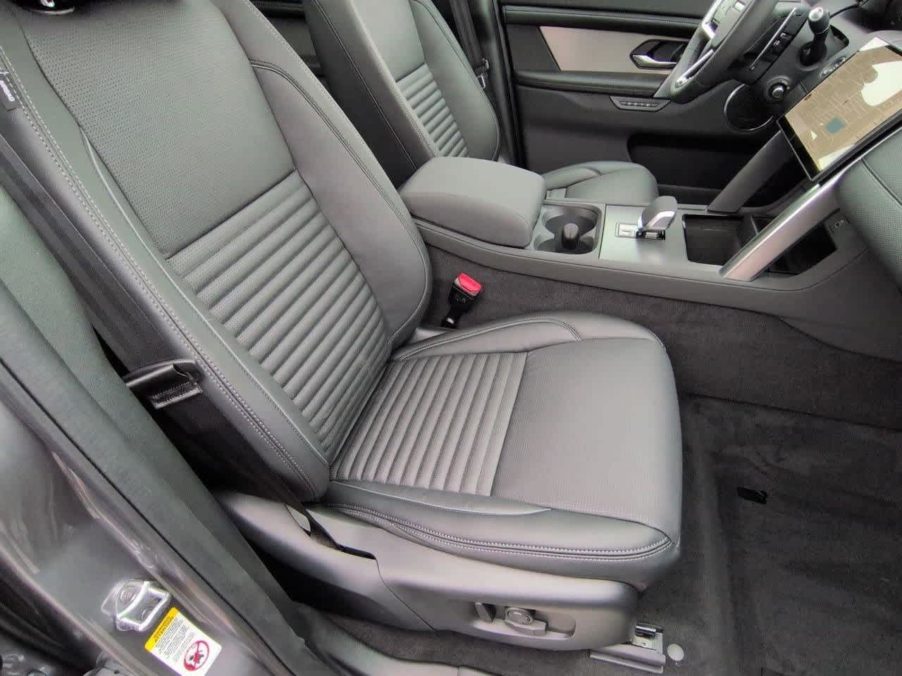 Thumbnail: 2026 Land Rover Discovery Sport - 23