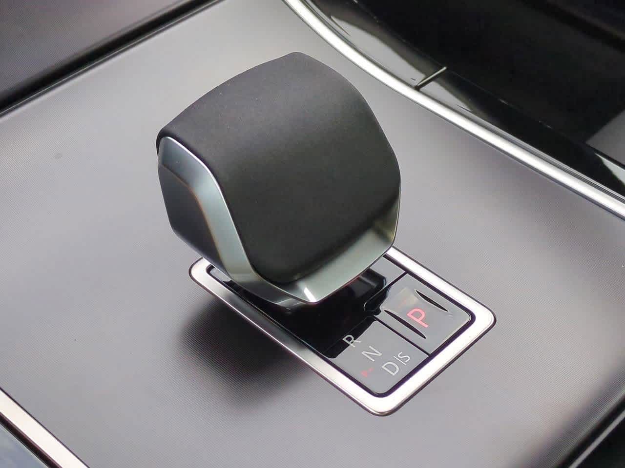 Thumbnail: 2025 Land Rover Range Rover Evoque - 32