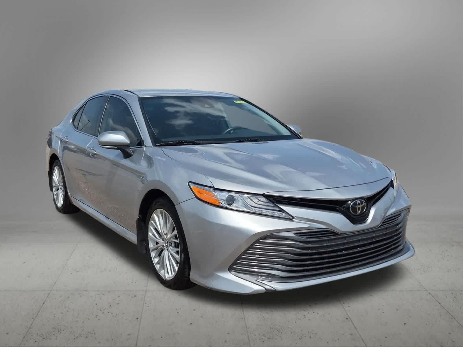 2020 Toyota Camry XLE - Photo 8