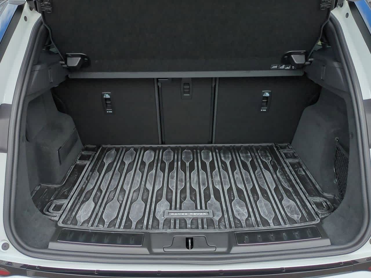 Thumbnail: 2025 Land Rover Range Rover Evoque - 36